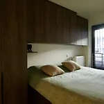 Cosy Renovated Studio For Two In Ostend T114